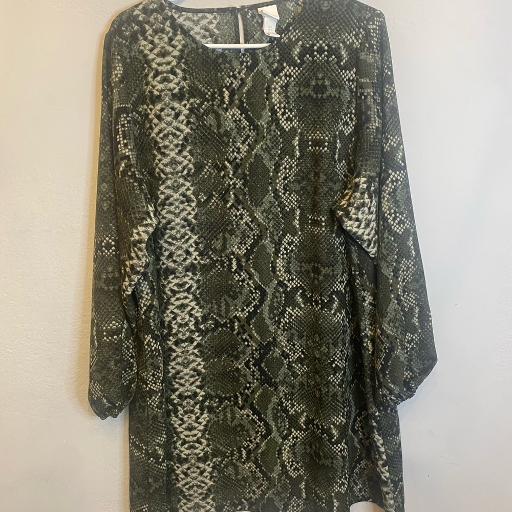 H&M Green Python Long Sleeve Dress - Picture 2 of 6